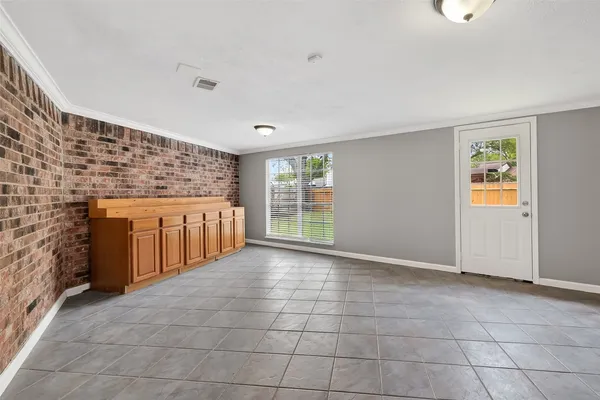 $2,400 | 4002 Cedar Ridge Court, Houston, TX 77082