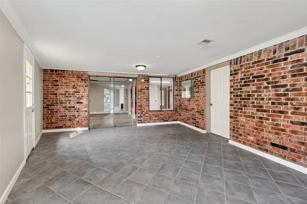 $2,400 | 4002 Cedar Ridge Court, Houston, TX 77082