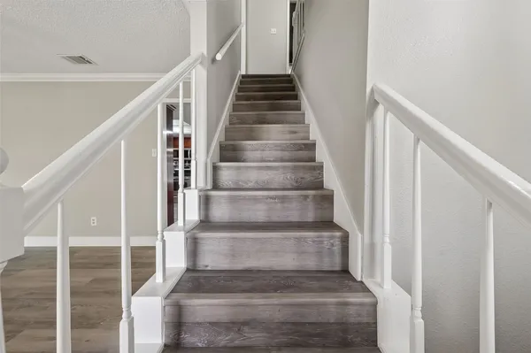 $2,400 | 4002 Cedar Ridge Court, Houston, TX 77082