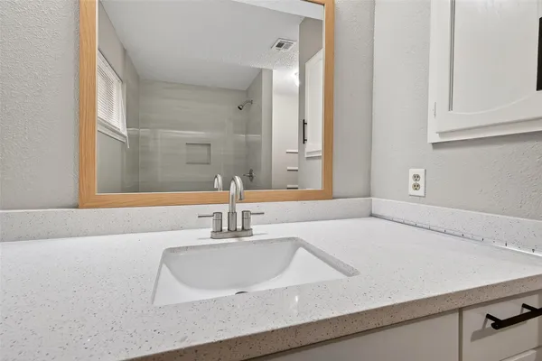 $2,400 | 4002 Cedar Ridge Court, Houston, TX 77082