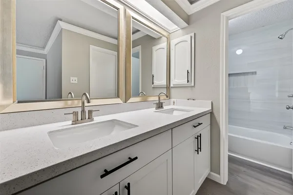 $2,400 | 4002 Cedar Ridge Court, Houston, TX 77082