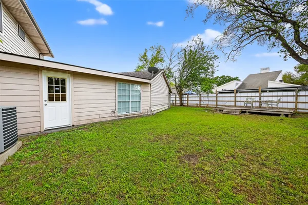 $2,400 | 4002 Cedar Ridge Court, Houston, TX 77082