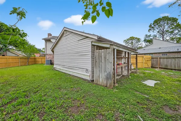$2,400 | 4002 Cedar Ridge Court, Houston, TX 77082