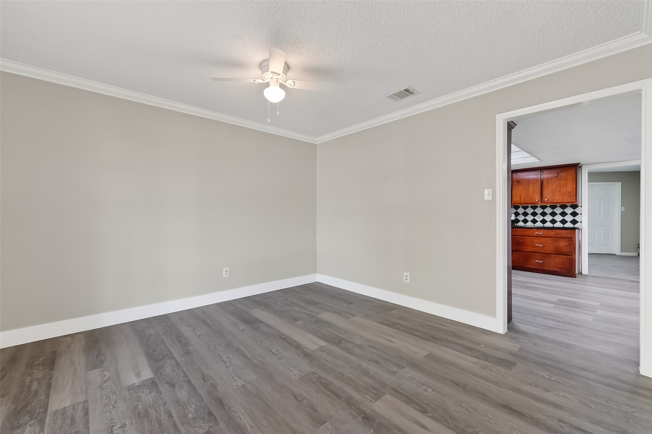 4002 Cedar Ridge Court Houston, TX 77082 - Photo 9 of 43