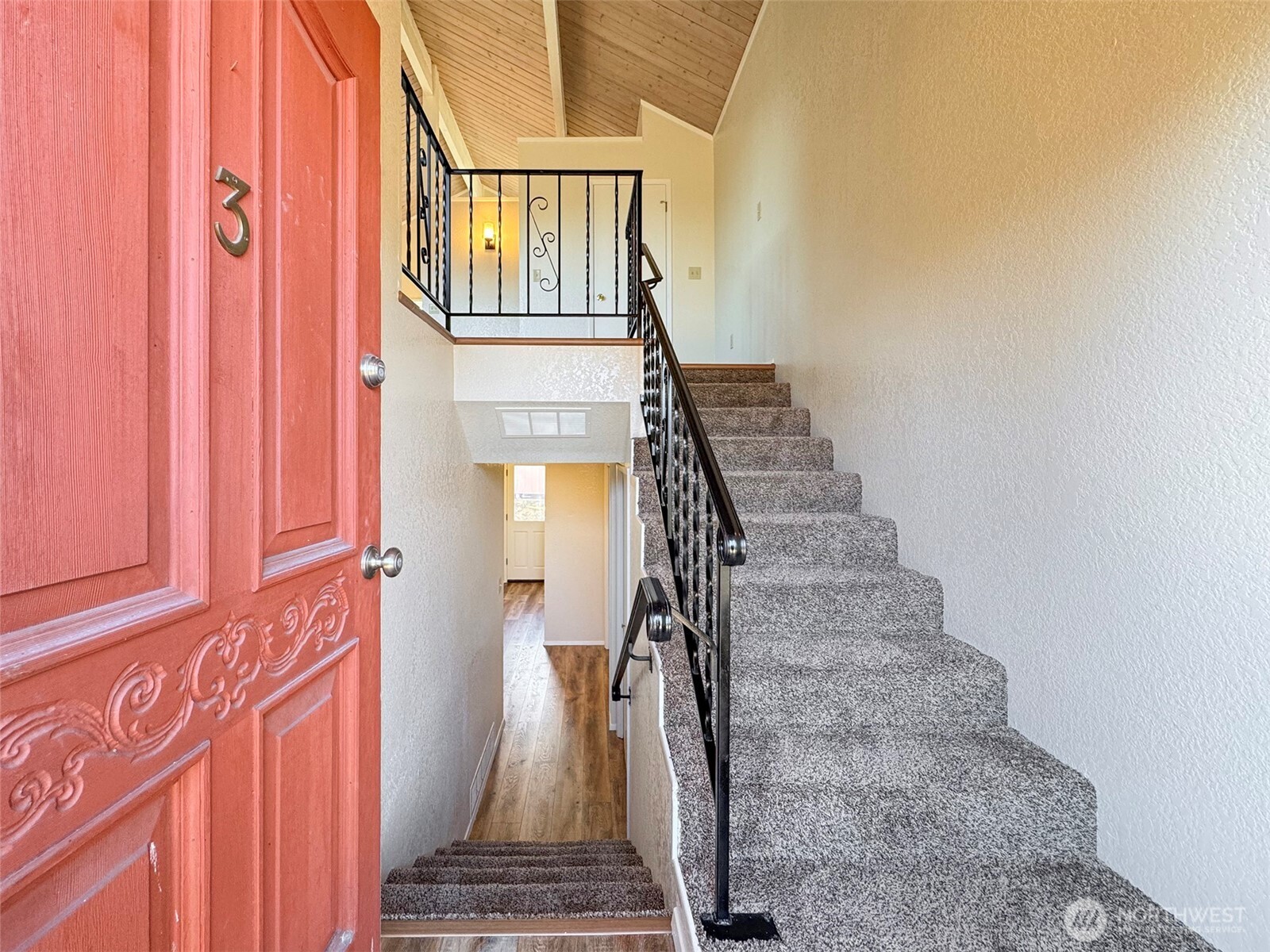 1212 Craig Avenue, Unit 3 Port Angeles, WA 98362 - Photo 5 of 38