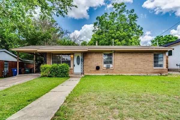 $2,095 | 1800 Forestglade Drive, Austin, TX 78745