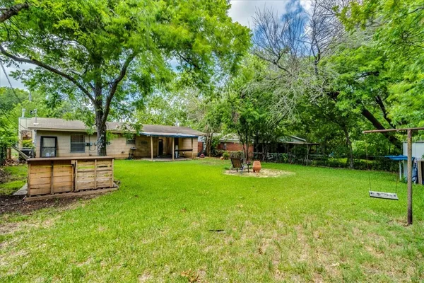 $2,095 | 1800 Forestglade Drive, Austin, TX 78745