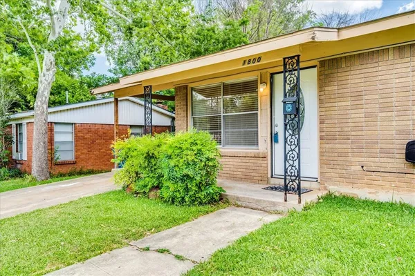 $2,095 | 1800 Forestglade Drive, Austin, TX 78745