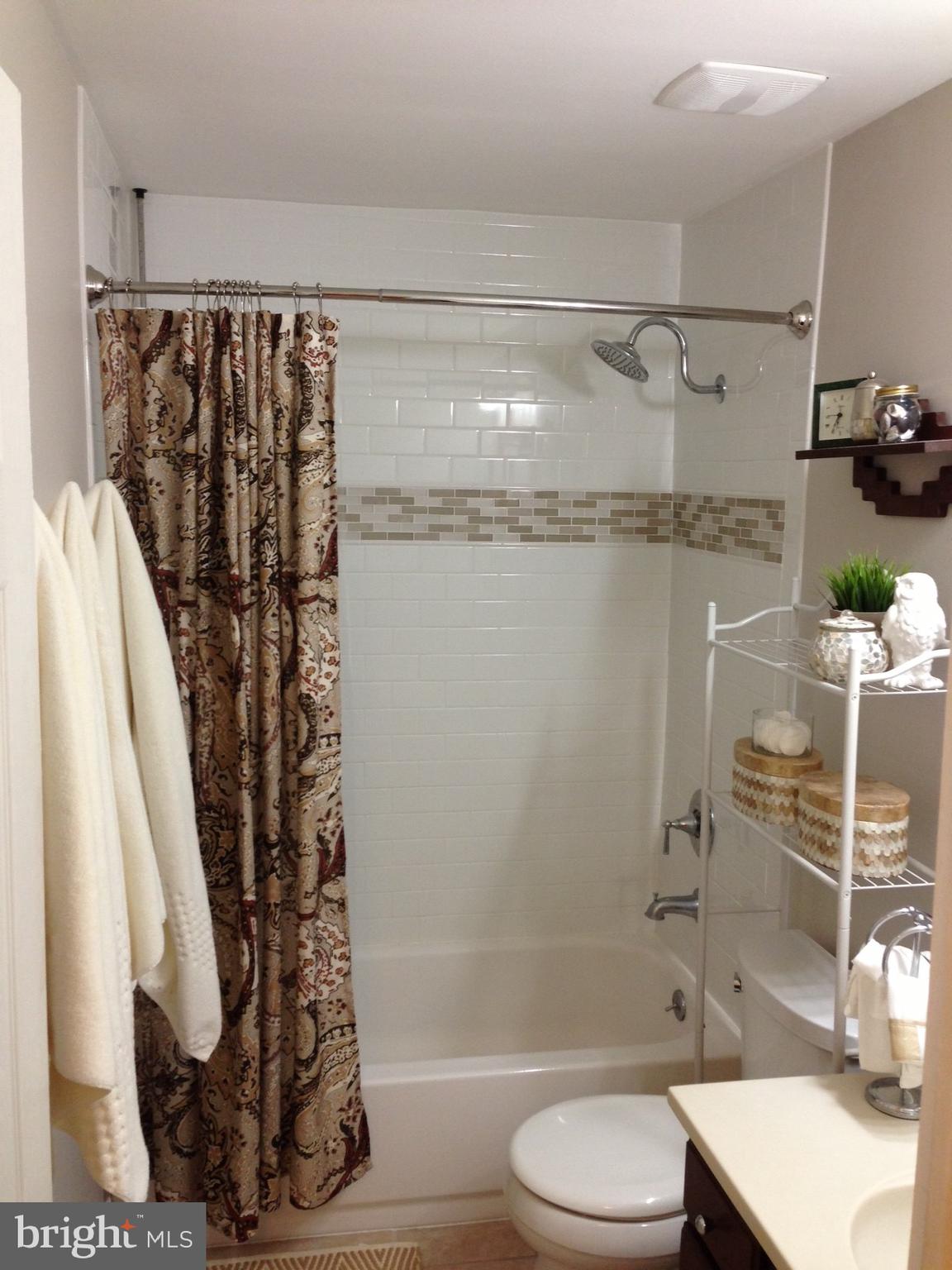 11 Marlyn Road Newark, DE 19713 - Photo 18 of 34 main bathroom