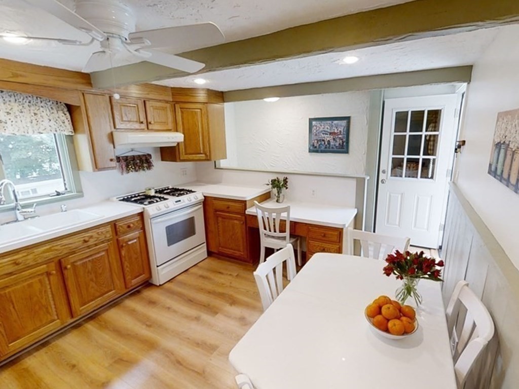 690 Trull Road Tewksbury, MA 01876 - Photo 6 of 31 Gallery Image 6