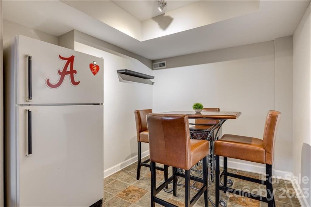 8336 Knights Bridge Road Charlotte, NC 28210 - Photo 26 of 39 Gallery Image 26
