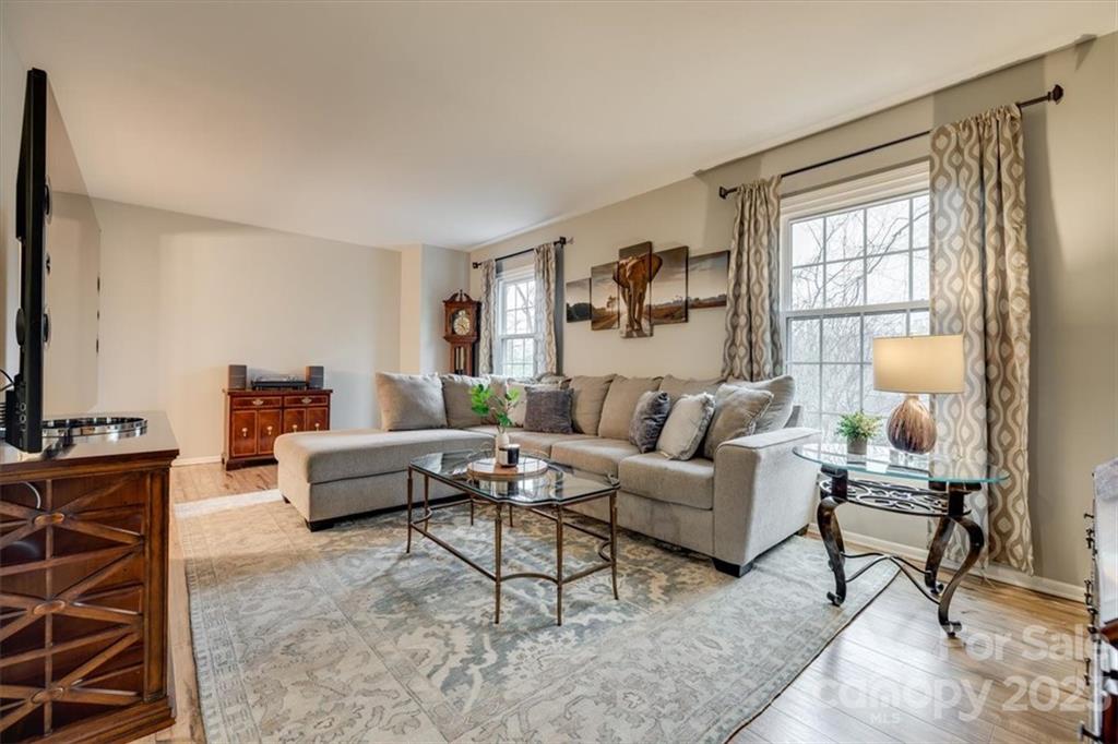 8336 Knights Bridge Road Charlotte, NC 28210 - Photo 5 of 39 Gallery Image 5