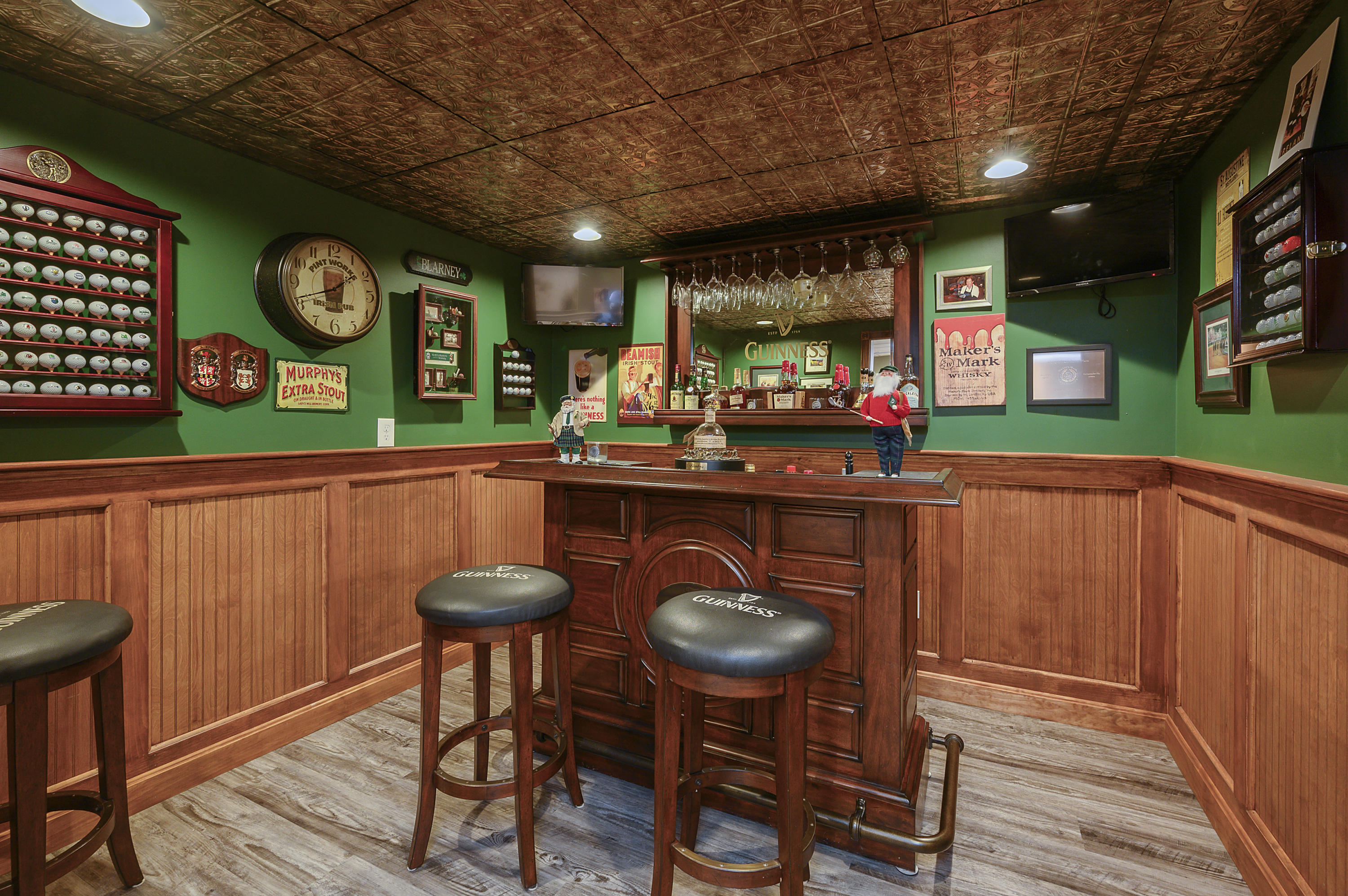 9 Bunker Circle Sandwich, MA 02563 - Photo 24 of 39 023-photo-Lower level bar-8419210