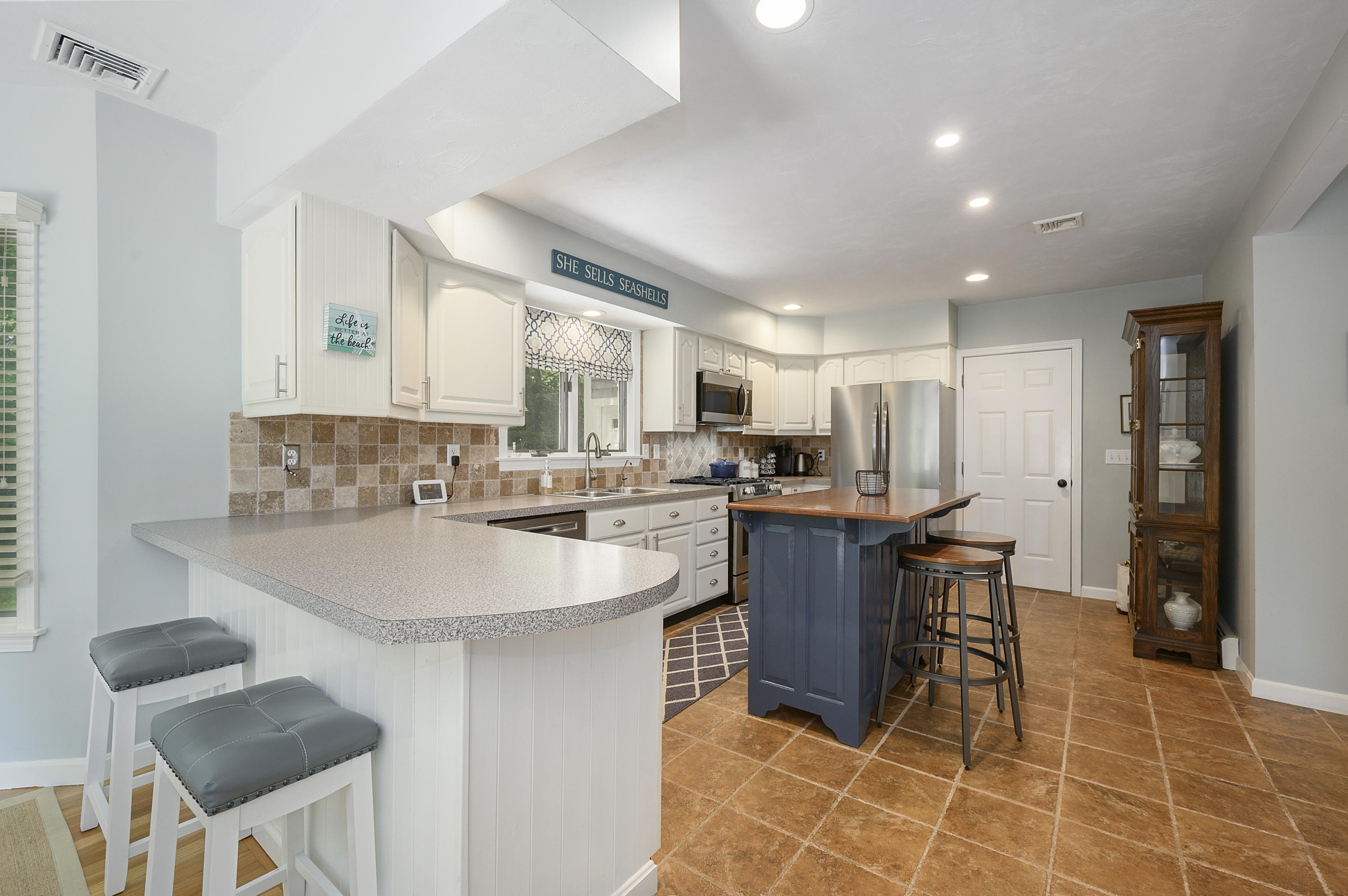 9 Bunker Circle Sandwich, MA 02563 - Photo 8 of 39 007-photo-breakfast-nook-8419199