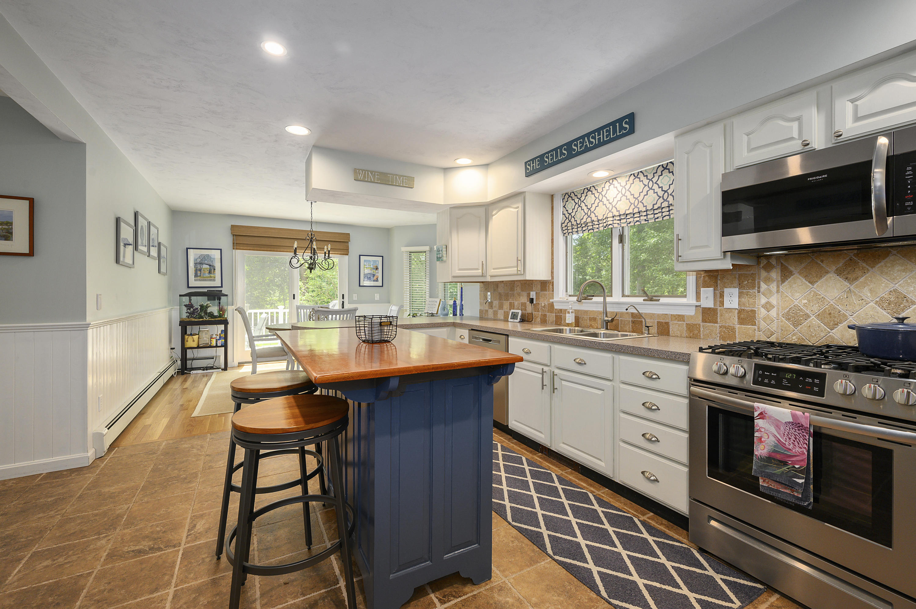 9 Bunker Circle Sandwich, MA 02563 - Photo 10 of 39 009-photo-kitchen-8419201