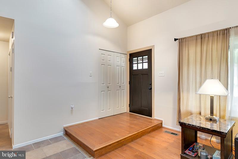 4419 Flintstone Road Alexandria, VA 22306 - Photo 5 of 39 Gallery Image 5