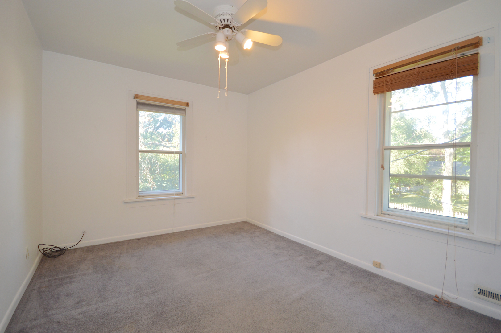 1038 Ferndale Street Gurnee, IL 60031 - Photo 13 of 17 an empty room with a window