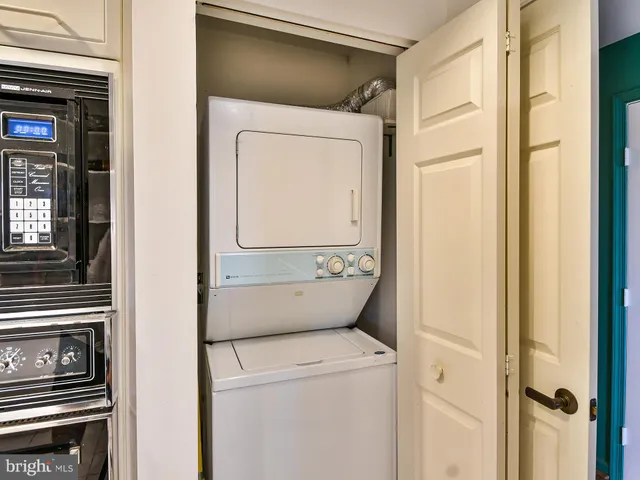 $394,900 | 3801 Canterbury Road, Unit 710, Baltimore, MD 21218