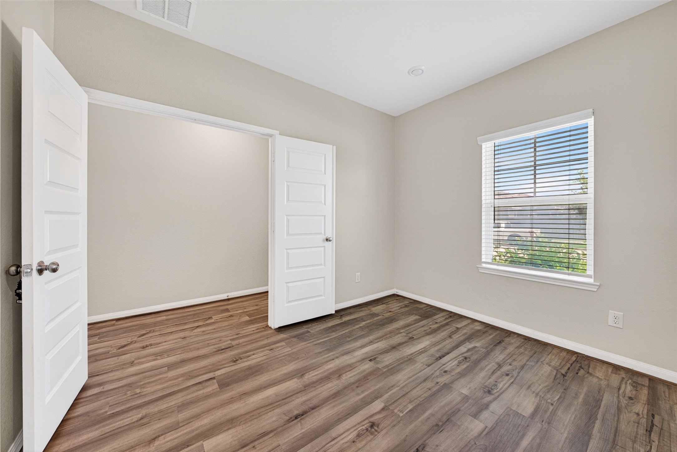927 Cloverdale Drive Rosharon, TX 77583 - Photo 12 of 46