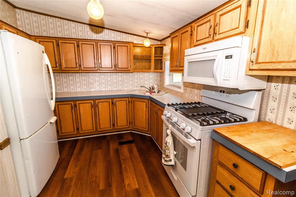 3800 Klam Road Columbiaville, MI 48421 - Photo 4 of 27 Gallery Image 4