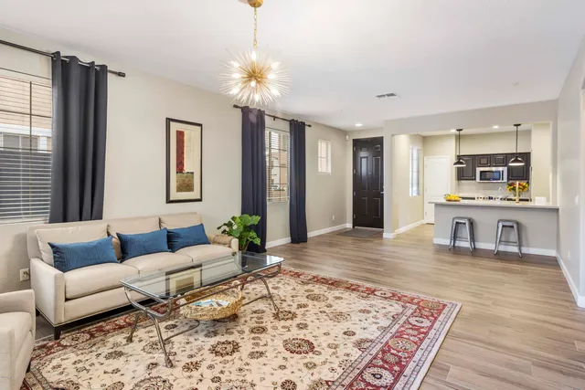 $2,250 | 3854 East Flower Street, Gilbert, AZ 85298