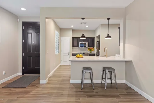 $2,250 | 3854 East Flower Street, Gilbert, AZ 85298