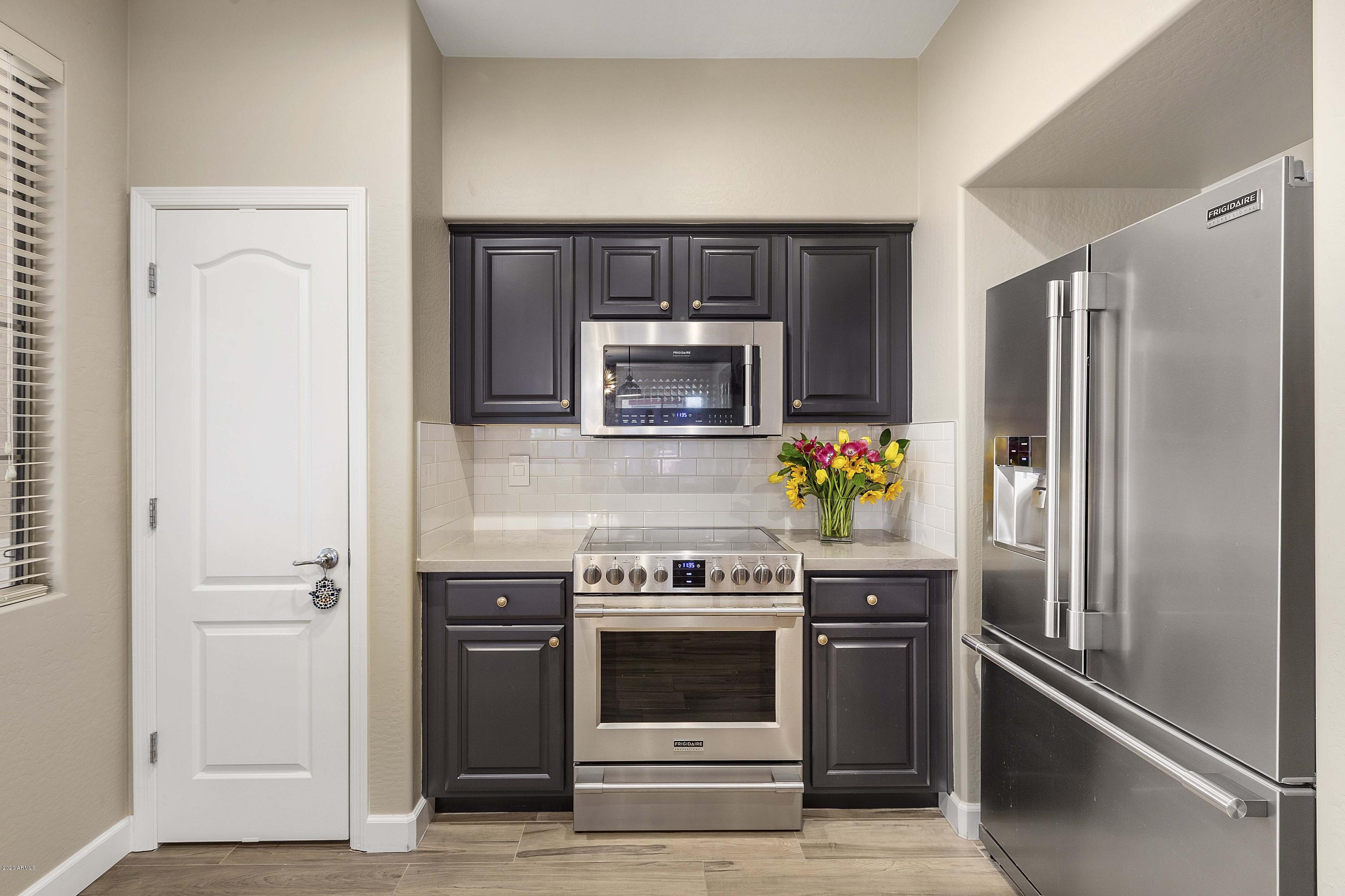 3854 East Flower Street Gilbert, AZ 85298 - Photo 7 of 20 Kitchen