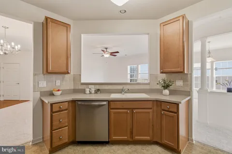 $350,000 | 8280 Stone Crop Drive, Unit 301L, Ellicott City, MD 21043