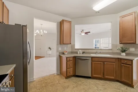 $350,000 | 8280 Stone Crop Drive, Unit 301L, Ellicott City, MD 21043