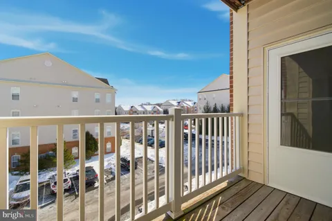 $350,000 | 8280 Stone Crop Drive, Unit 301L, Ellicott City, MD 21043