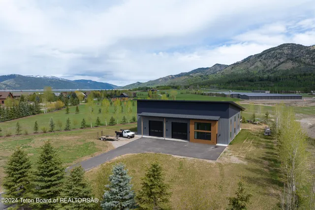 $2,250,000 | 47 Village Lane, Alpine, WY 83128