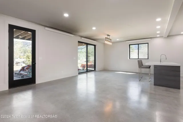 $2,250,000 | 47 Village Lane, Alpine, WY 83128