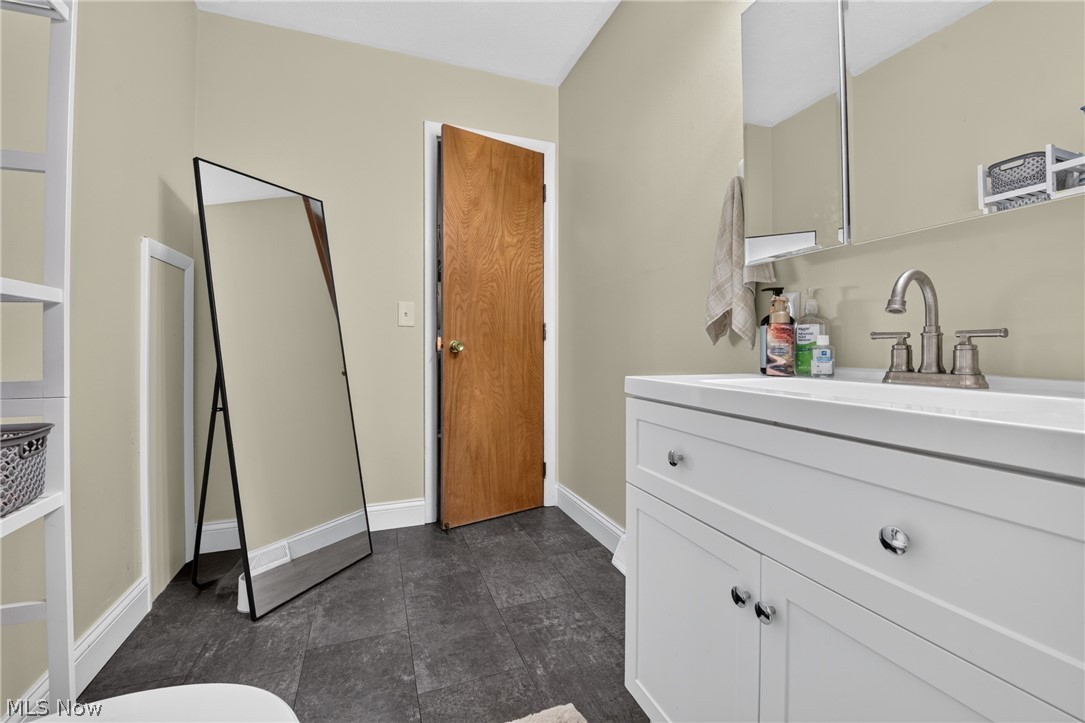 3002 Killian Road Uniontown, OH 44685 - Photo 17 of 29