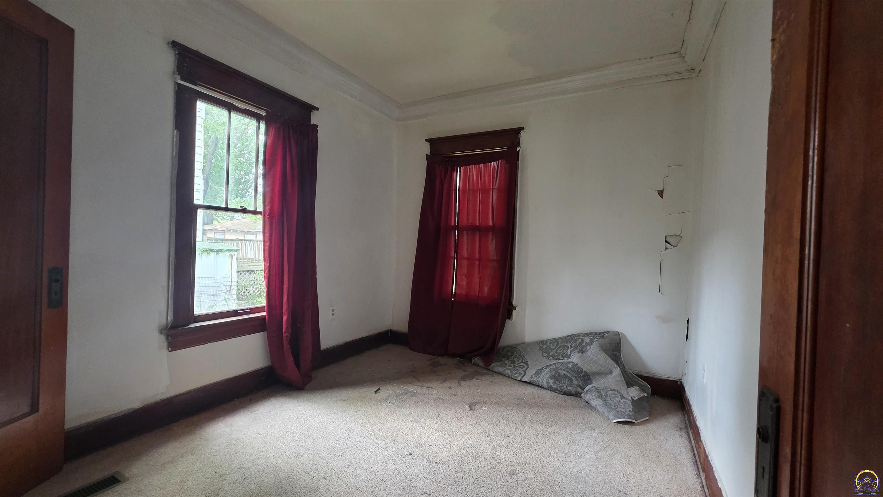 1117 Southwest Horne Street Topeka, KS 66604 - Photo 8 of 23