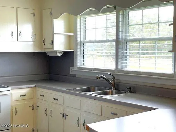 $1,400 | 2064 Fountaintown Road, Chinquapin, NC 28521