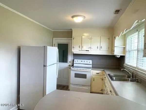$1,400 | 2064 Fountaintown Road, Chinquapin, NC 28521