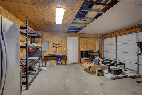 $285,000 | 19408 County Road 4072, Kemp, TX 75143