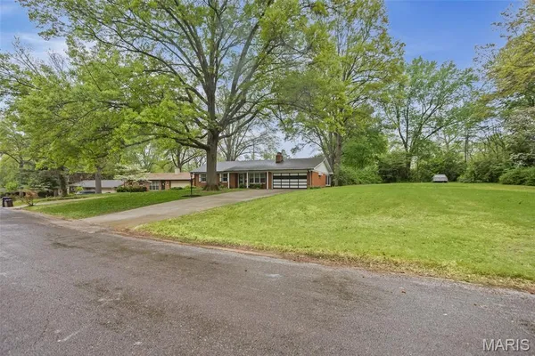 $205,000 | 9 Beth Ann Drive, Belleville, IL 62221