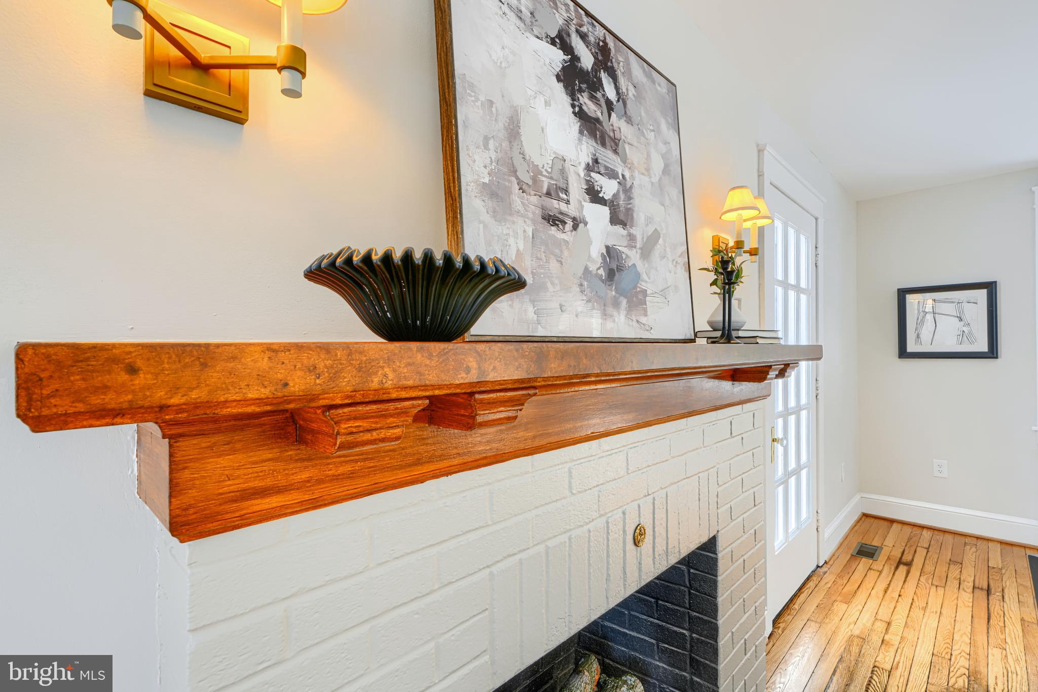 17011 Troyer Road Monkton, MD 21111 - Photo 14 of 65 Burl Wood Layered Mantel