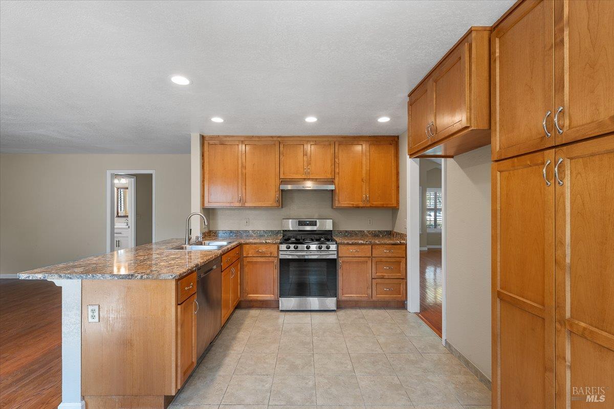 1938 Gambels Way Santa Rosa, CA 95403 - Photo 4 of 19