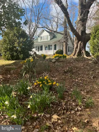 $3,100 | 8462 Old Waterloo Road, Warrenton, VA 20186