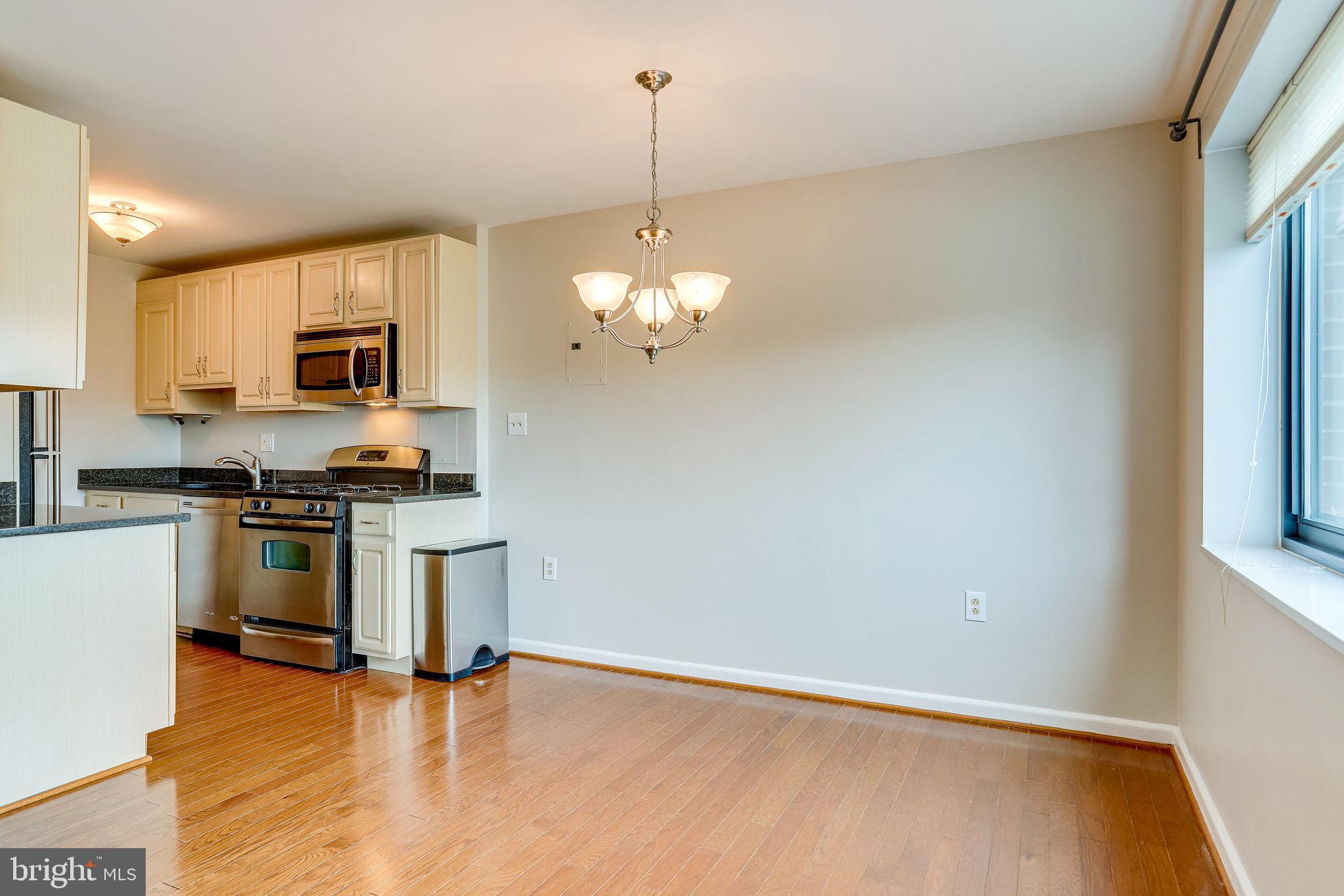 1300 South Arlington Ridge Road, Unit 302 Arlington, VA 22202 - Photo 5 of 43