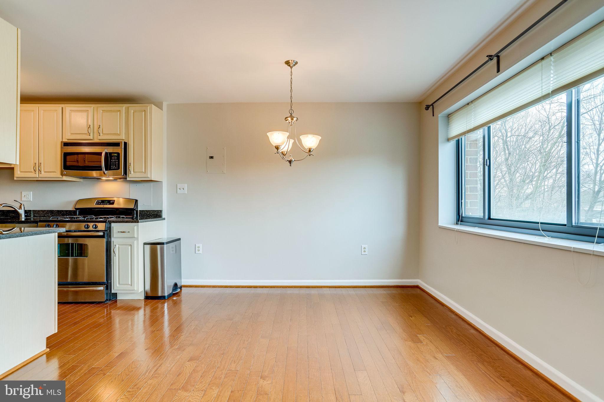 1300 South Arlington Ridge Road, Unit 302 Arlington, VA 22202 - Photo 6 of 43