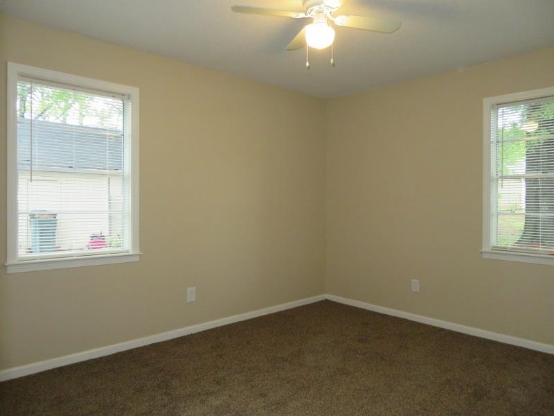 3730 Hillbrook Road Memphis, TN 38109 - Photo 5 of 8 Gallery Image 5