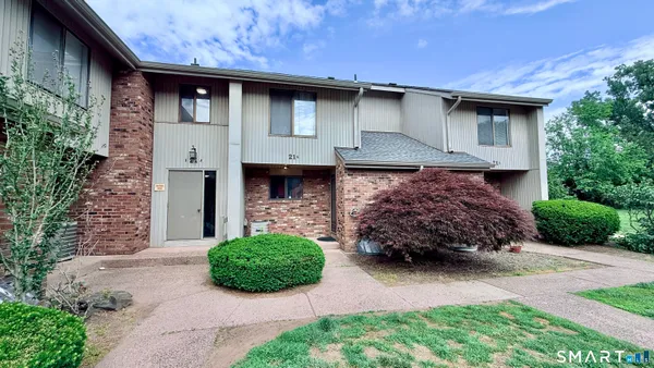 $2,100 | 21 Amato Drive, Unit I, South Windsor, CT 06074