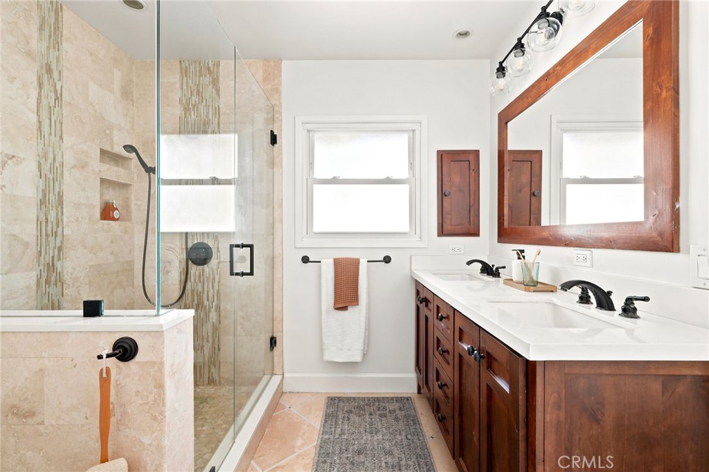 1019 Delaware Road Burbank, CA 91504 - Photo 25 of 43