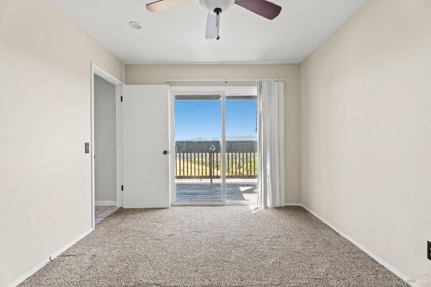3850 Rd B Redwood Valley, CA 95470 - Photo 20 of 35 an empty room with windows
