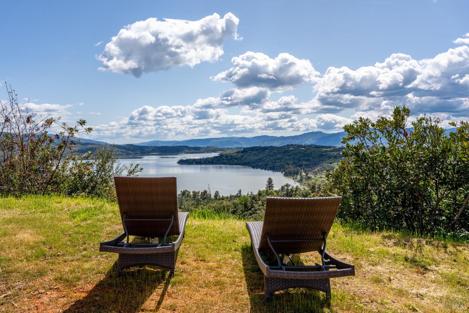 3850 Rd B Redwood Valley, CA 95470 - Photo 6 of 35 a living room with furniture