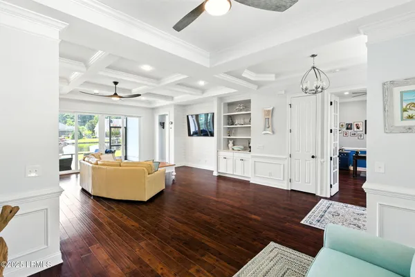 $1,099,000 | 10 Lakewood Court, Bluffton, SC 29910
