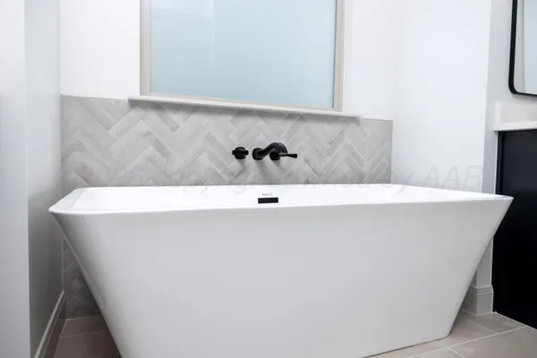 a close view of sink